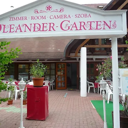 Oleander Bed and breakfast *