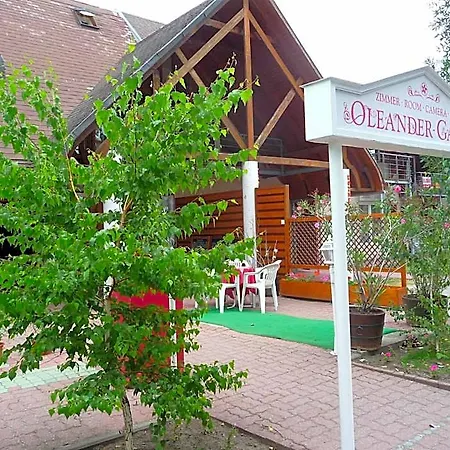 Oleander Panzió *