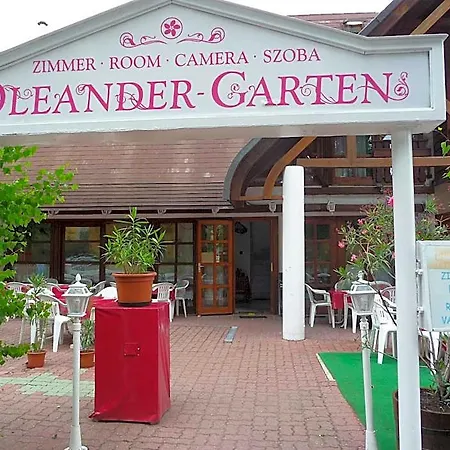 Oleander Panzió *