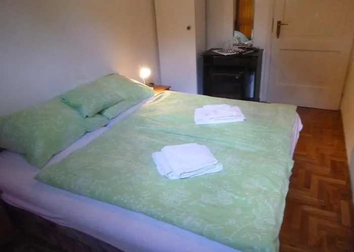 Oleander Frühstückspension *